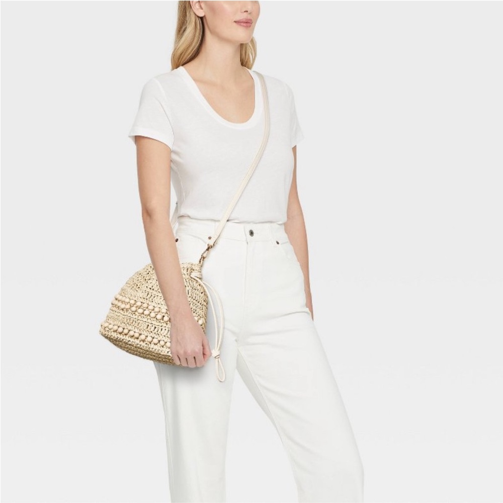 Women’s bucket raffia crossbody bag NWT